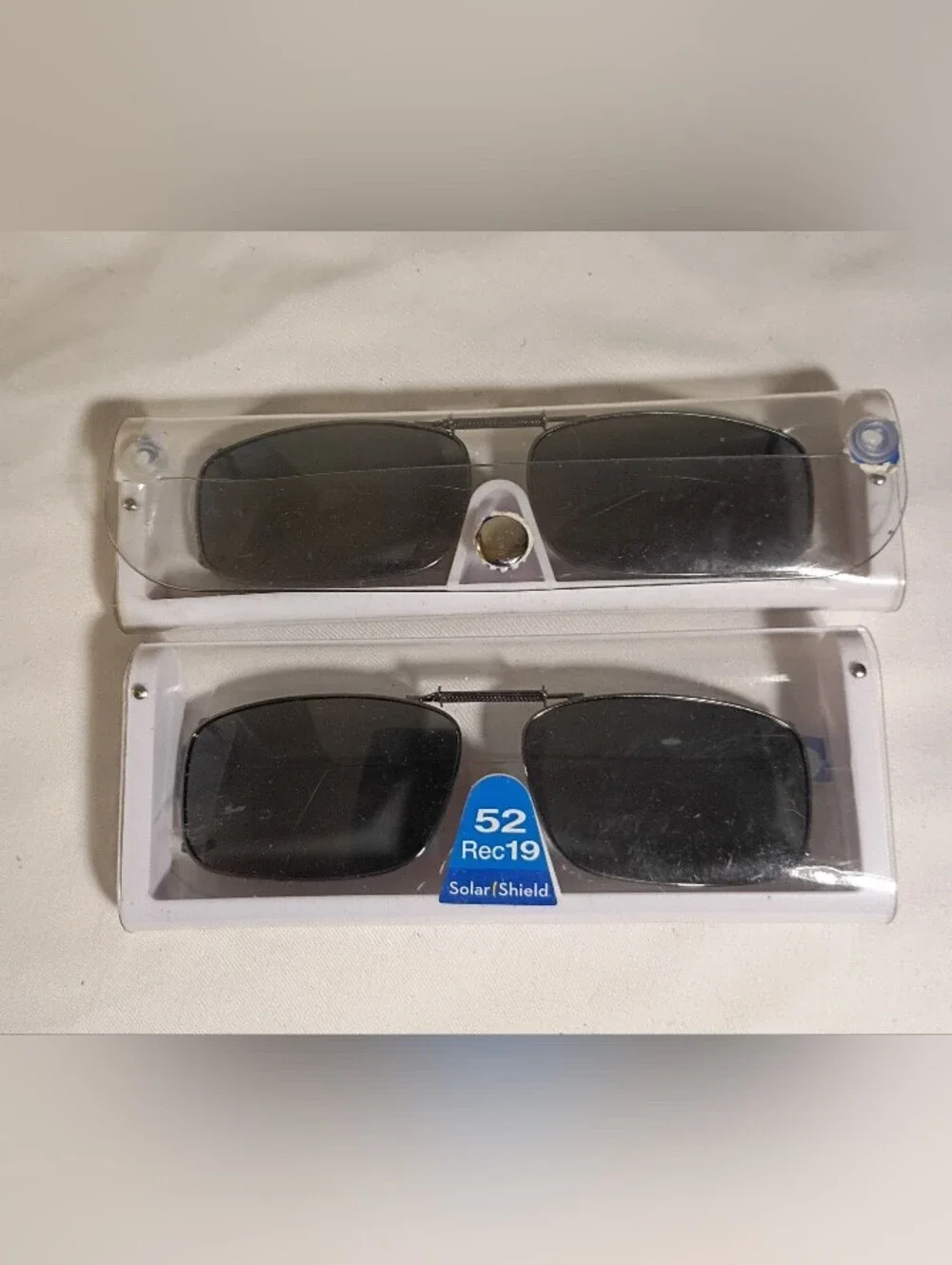 2 Foster Grant Solar Shield Polarized Clip-On Sunglasses  52 Rec 19 & 54 Rec 15